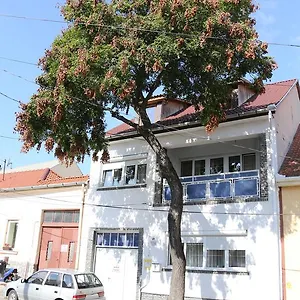 Vendégház Hív-lak Eger